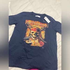 t-shirt with jurassic park print